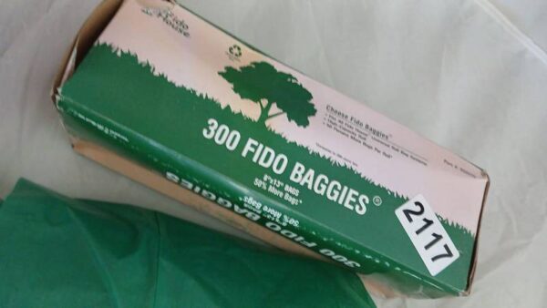 Lot # 2117: (Retail $69.99) Pack of 2 Fido Baggies Pet Waste Station Bags 300-Piece - Image 2