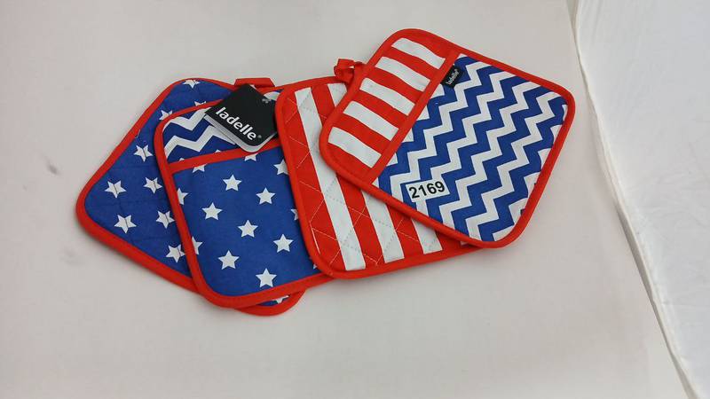 Lot # 2169: Pack of 4 Patrioctic Pot Holder - Image 2