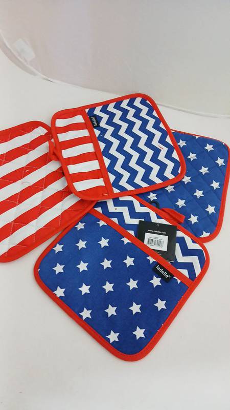 Lot # 2169: Pack of 4 Patrioctic Pot Holder - Image 4