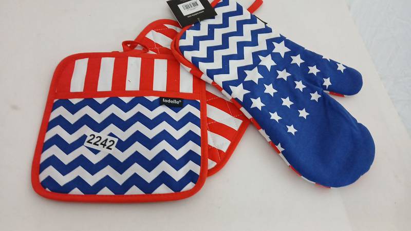 Lot # 2242: Ladelle Pot Holder - Image 2