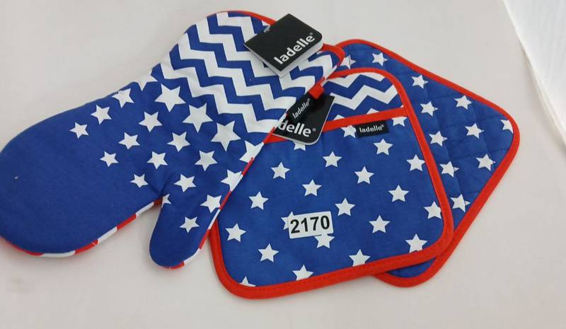 Lot # 2242: Ladelle Pot Holder